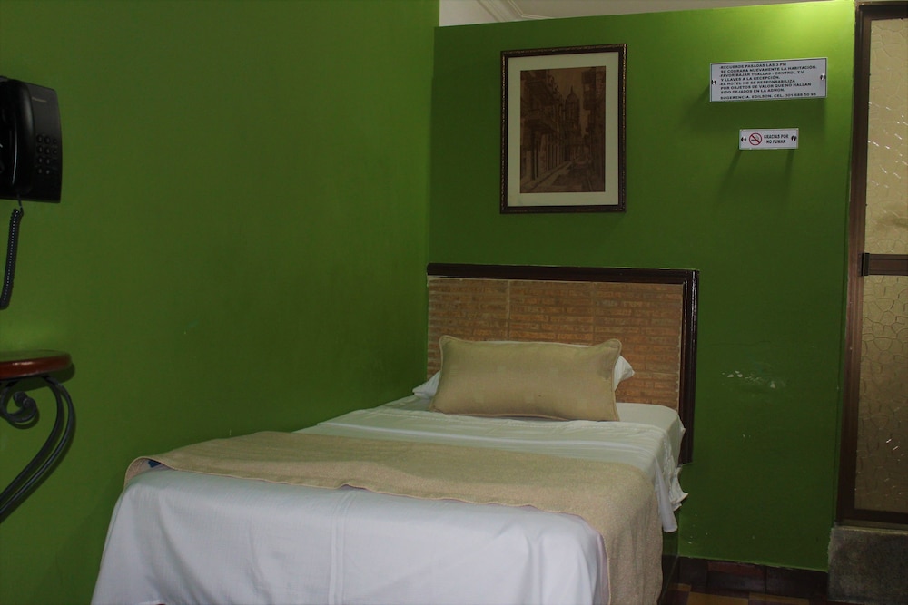 Twin Room, 2 Twin Beds, Non Smoking photo 3