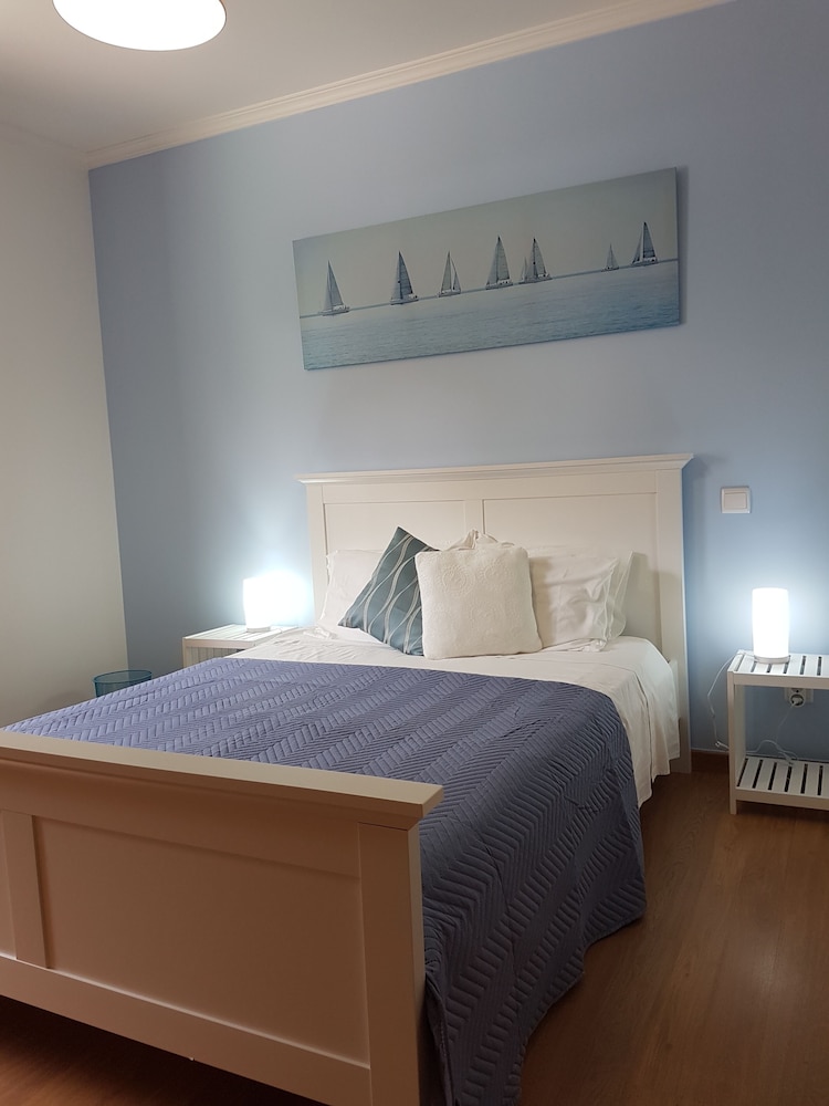 Club Room, 1 Queen Bed, Non Smoking, Mountain View photo 1
