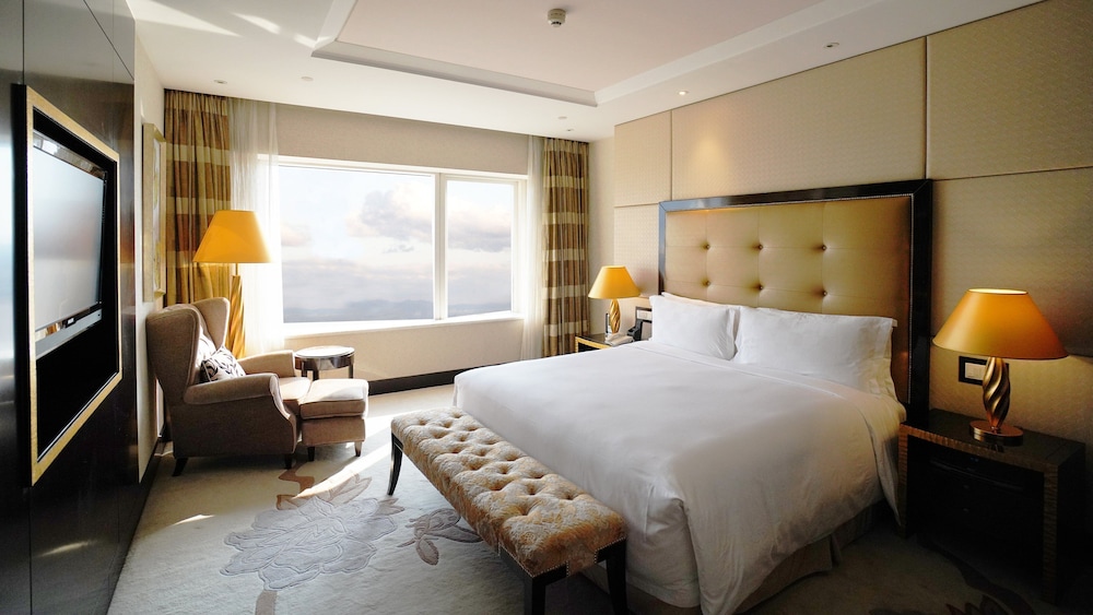 Classic Room, 1 King Bed (High Floor) - Photo 6