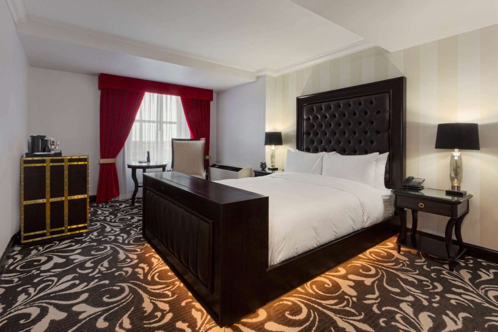 Superior Room, 1 Queen Bed, Accessible, Non Smoking (Mobility Hearing Impaired) photo 1