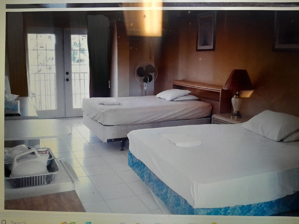 Basic Apartment photo 2