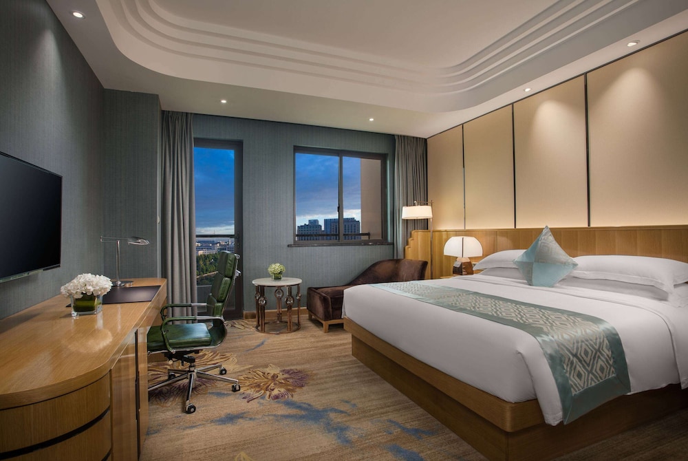 Executive Room, 1 King Bed, Non Smoking photo 1