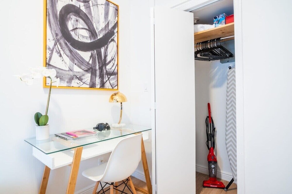 Apartment, 3 Bedrooms, Non Smoking, Pets Allowed photo 2