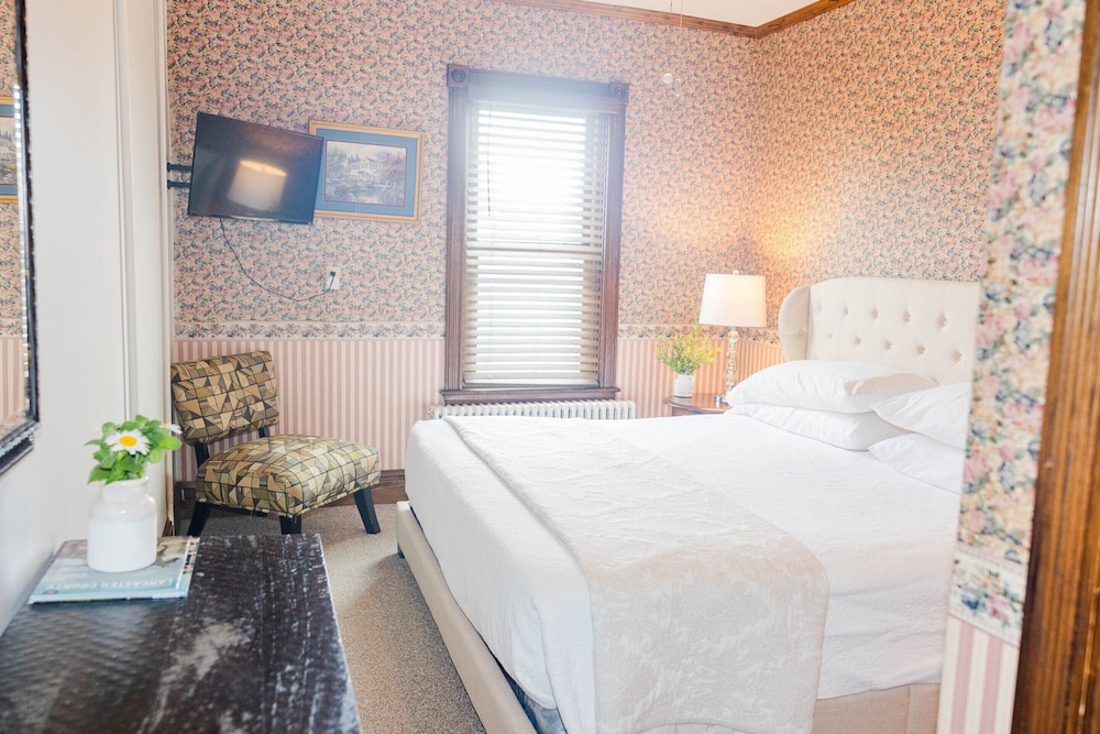 Standard Double Room, Ensuite, Garden View (Room 1)