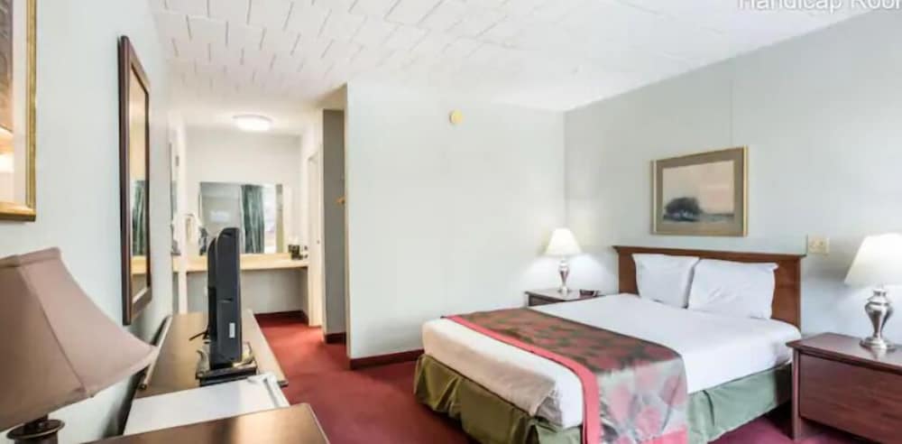Standard Room, 1 King Bed (King Non Smoking Room) - Photo 2