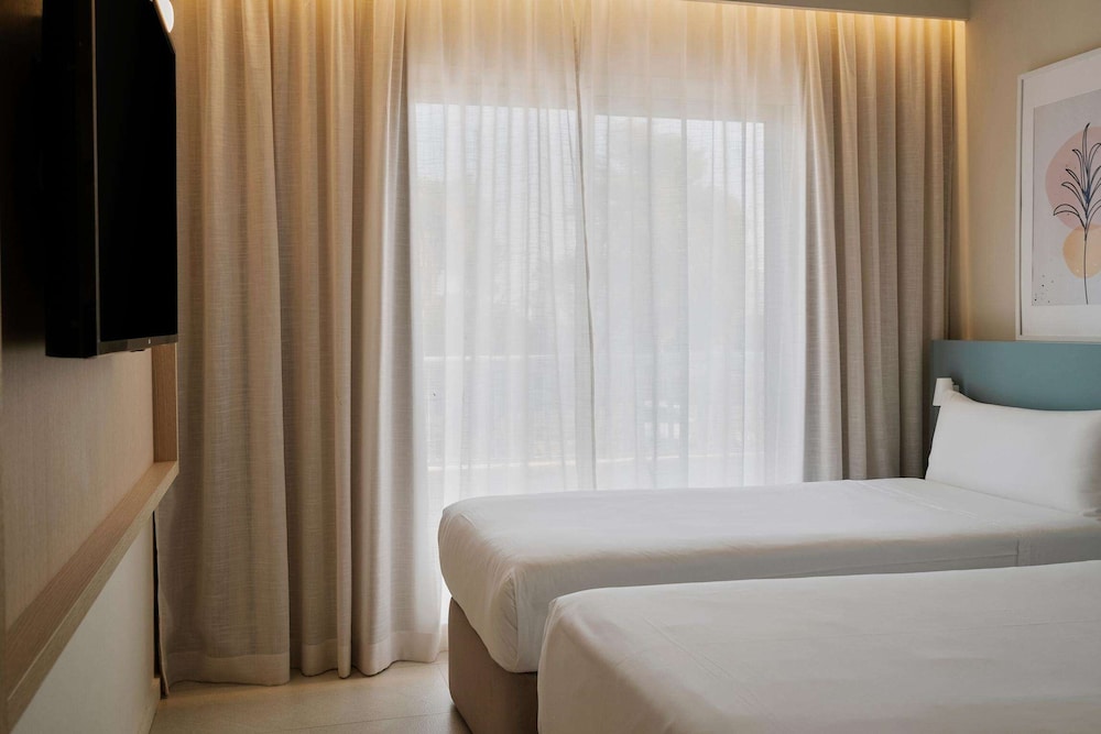 Standard Suite, 2 Bedrooms, Balcony photo 3