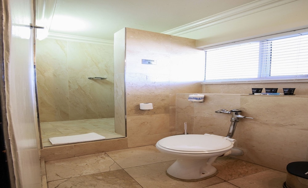 Deluxe Executive Family Suite - Sea Facing - Photo 9