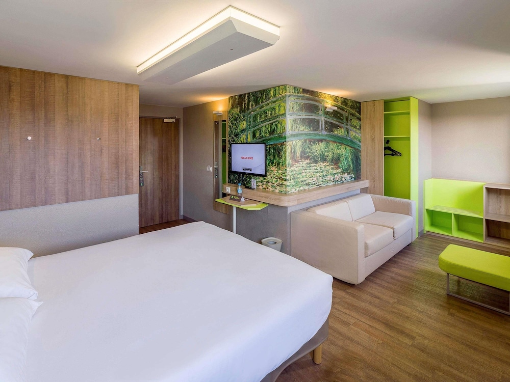Suite, 1 Double Bed with Sofa bed (Family. 2 People) - Photo 1