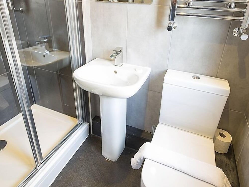 Basic Double Room, Ensuite, Garden View photo 2