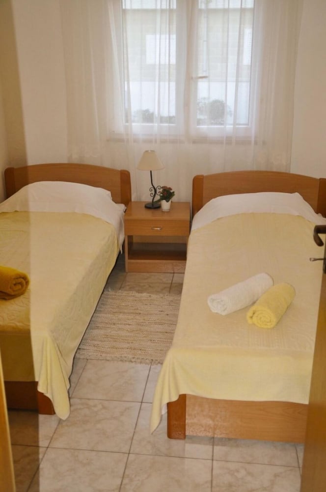 Apartment (Rajko - 40 M From Beach - A1(4+1)) photo 1