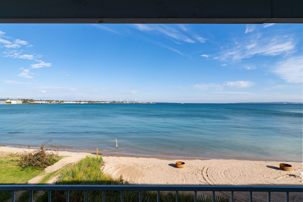 King/Single Lakefront, Balcony photo 3