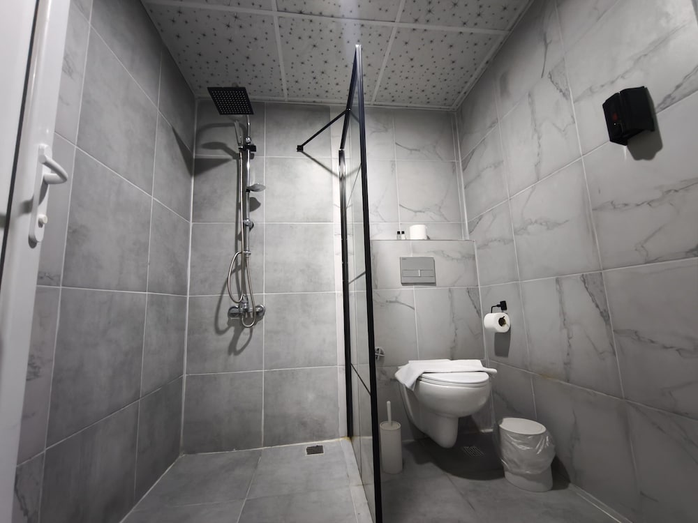 Standard Room - Photo 13
