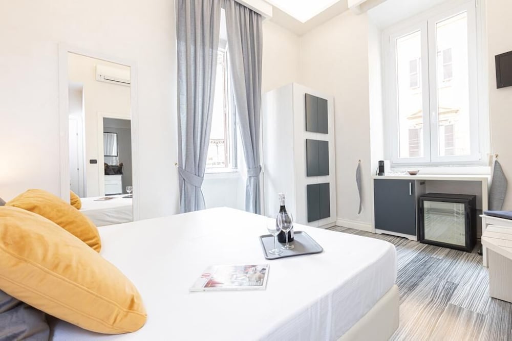 Standard Triple Room (Via Del Corso 43) photo 2