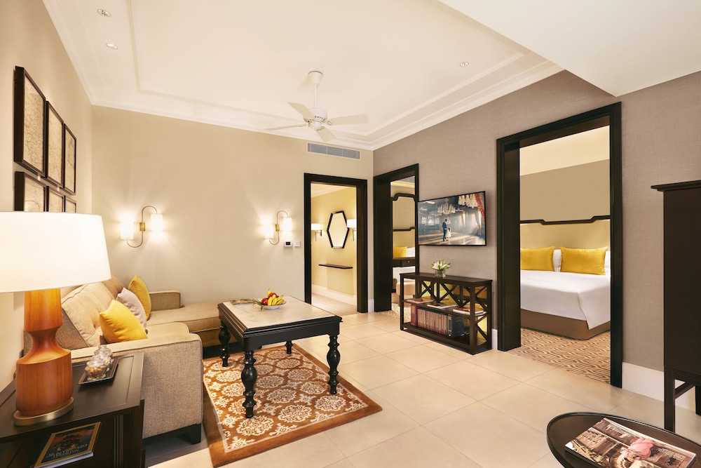 Executive Suite thumbnail 5