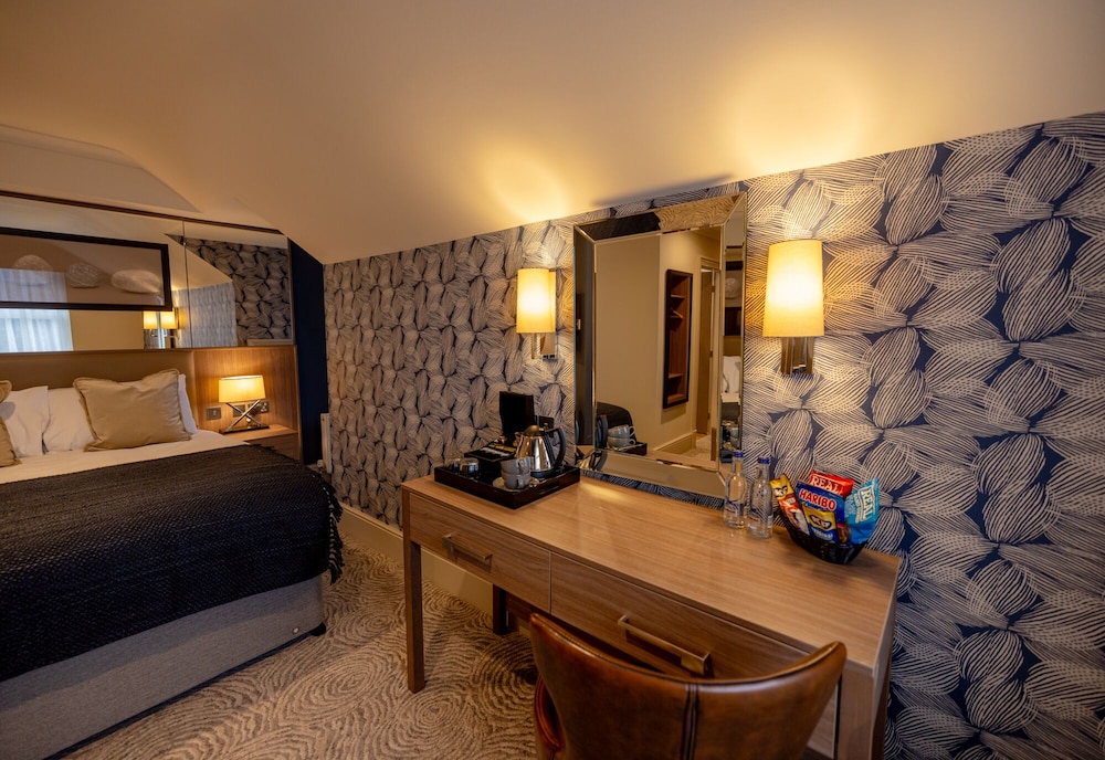 Deluxe Double Room (Front Facing) photo 3
