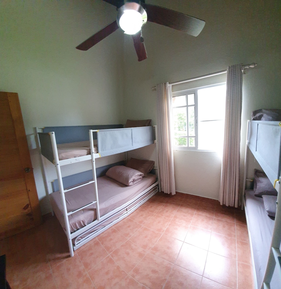 Comfort House, 3 Bedrooms, 2 Bathrooms, Garden View photo 3