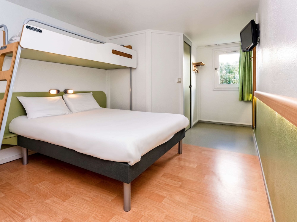 Triple Room, Multiple Beds