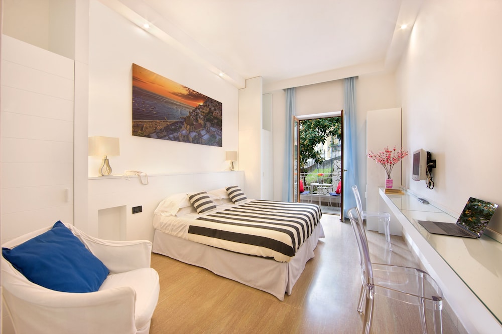 Standard Double or Twin Room, Garden View - Photo 7