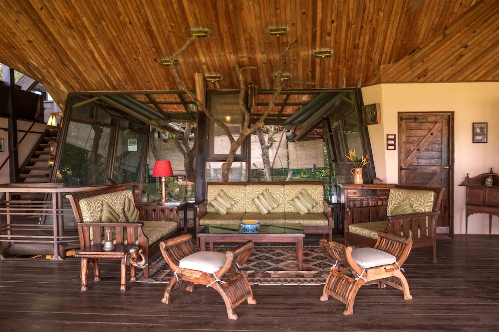 Heritage Machan Villa with Private Pool photo 2
