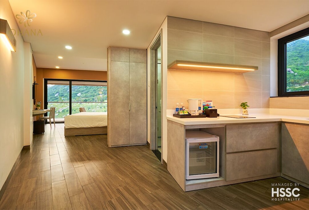 Deluxe Mountain View Double with Balcony - Photo 8