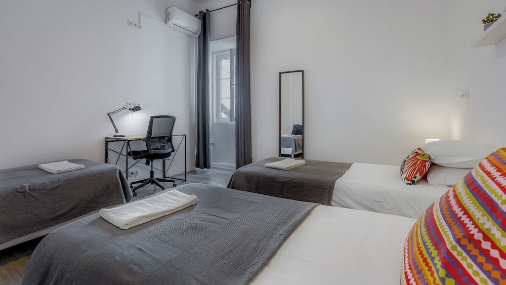 Economy Triple Room