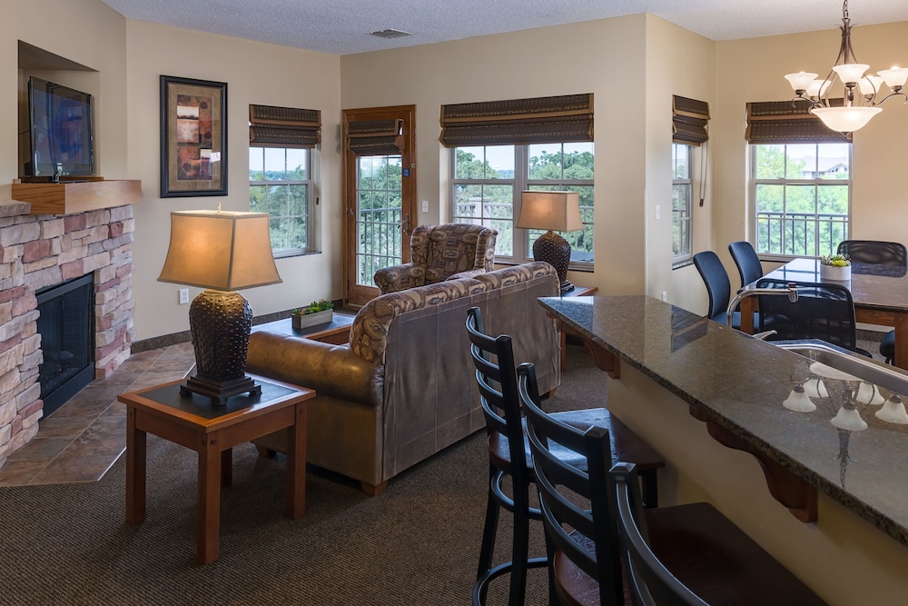 Superior Suite, 1 King Bed with Sofa bed, Kitchen photo 1