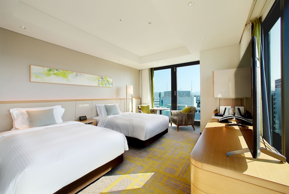 Luxury Twin Room, Non Smoking, Extra bed for 3 Adults (Free Access to the roof top pool)