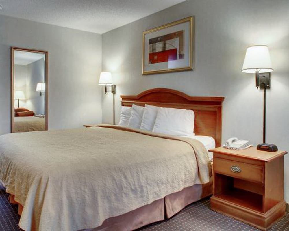 Room, 1 King Bed, Non Smoking - Photo 2