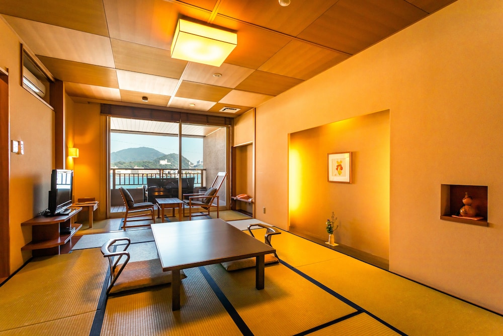 Japanese Western Style Room for 5 Guests with Semi-open-air Bath (Type C & D) photo 2