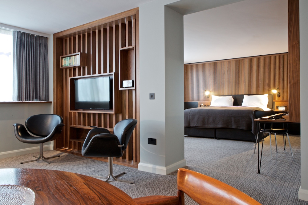 Suite - Photo 7