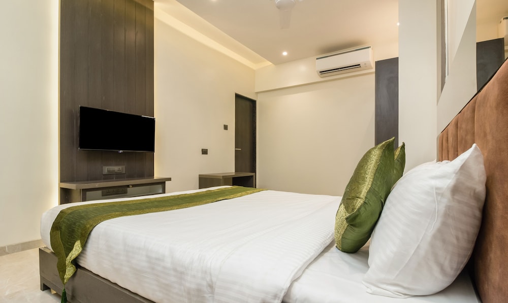 Executive Room - Photo 5