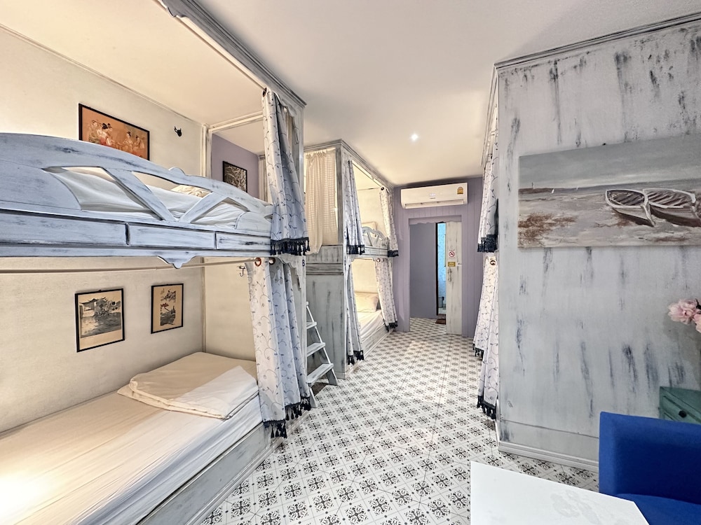 6-Bed Female Dormitory