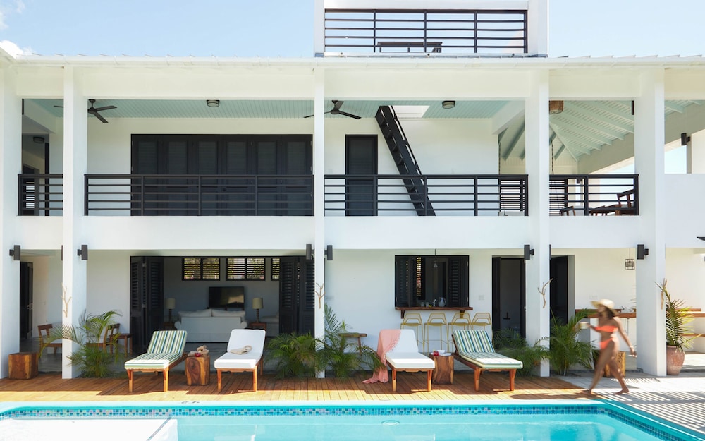 Tree House Five-bedroom Luxury Villa
