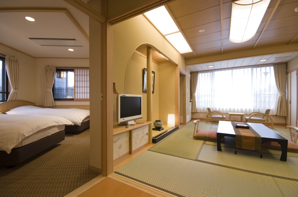 Japanese Western Room with Open Air Bath, Smoking, Mt. Fuji View (Main Build.) photo 3