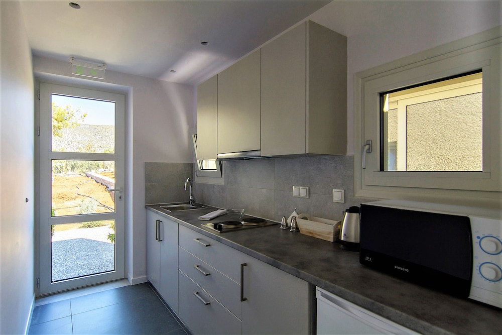 Luxury Studio Suite, 2 Bedrooms photo 2