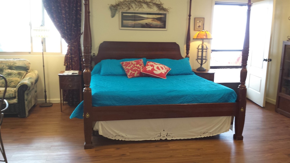 Comfort Room (King Suite, no breakfast, private oce) photo 2