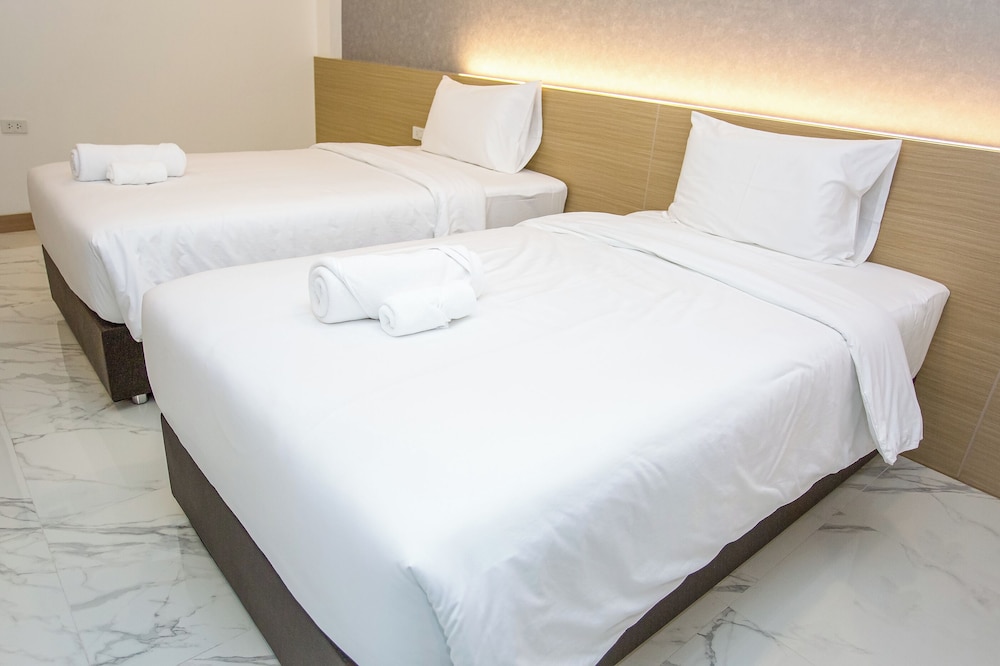 Standard Twin Room - Photo 8