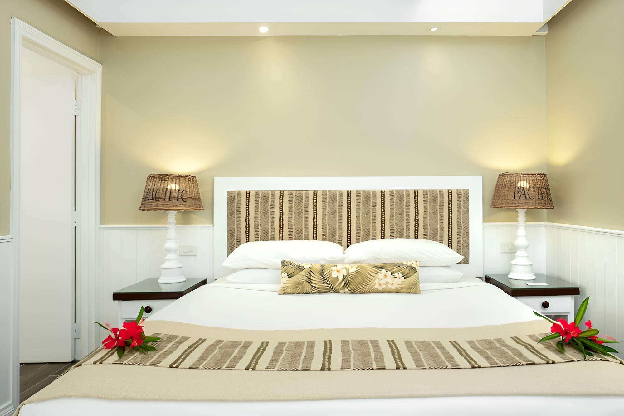 Bed & Sleeping Area
