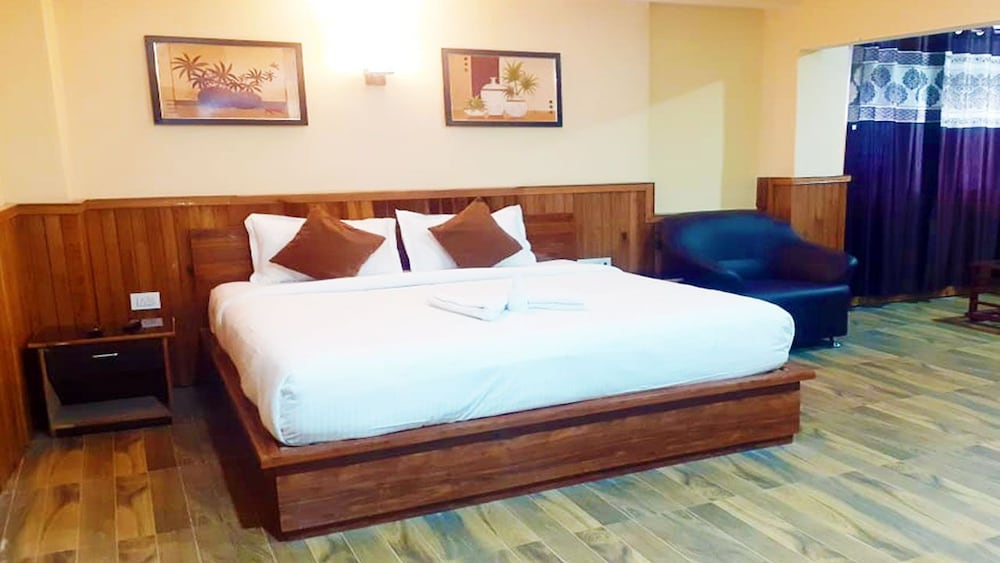 Family Suite, 1 Large Twin Bed, Mountain View photo 3