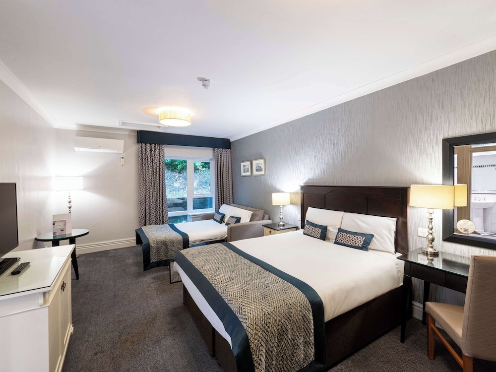Family Room, Multiple Beds - Photo 4