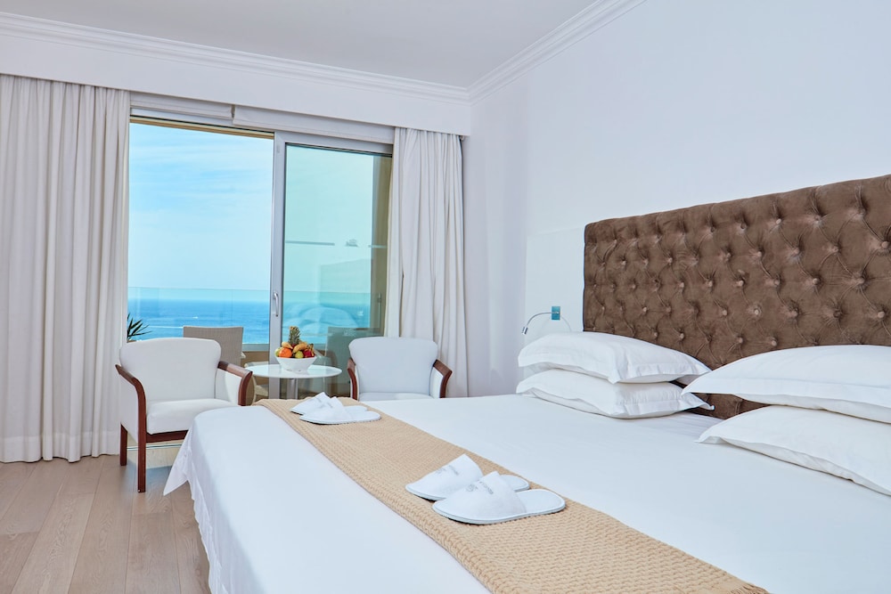 Standard Double or Twin Room, Sea View - Photo 3