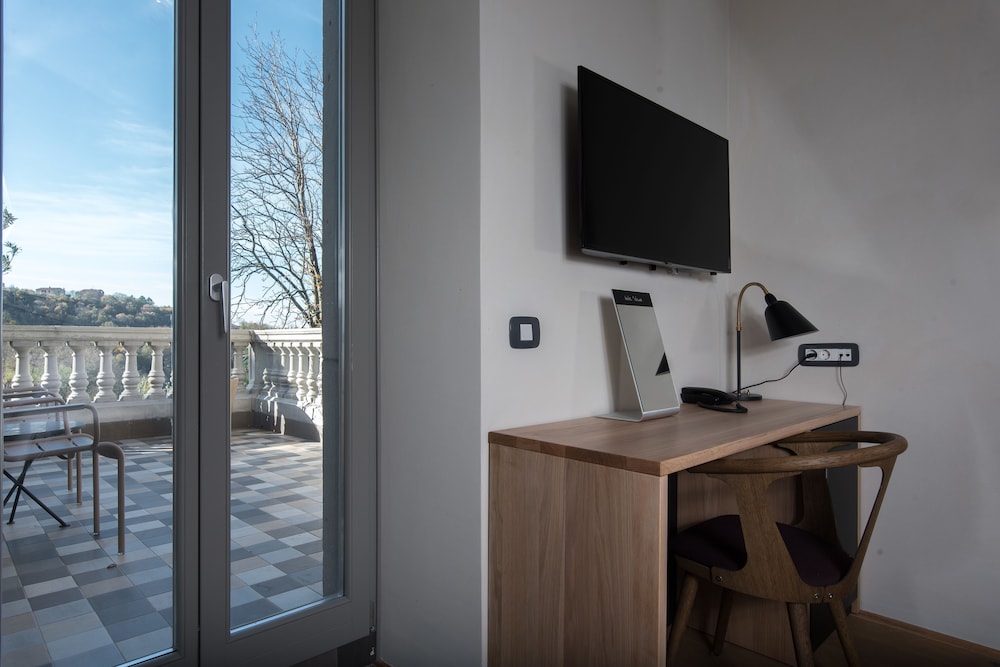 Double Room, 1 Queen Bed, Terrace, City View photo 1