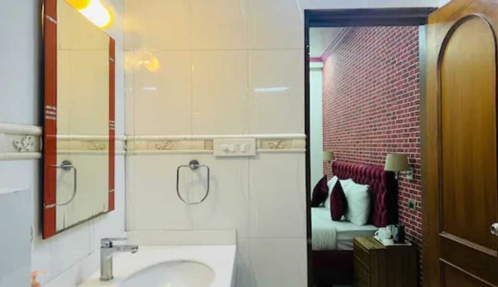 Deluxe Room - Photo 2