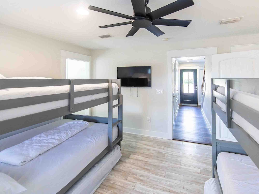 House, Multiple Beds, Kitchen, Garden View