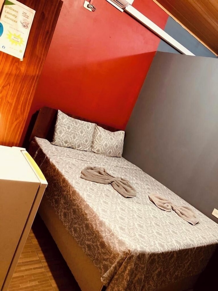 Room, 1 Queen Bed photo 1