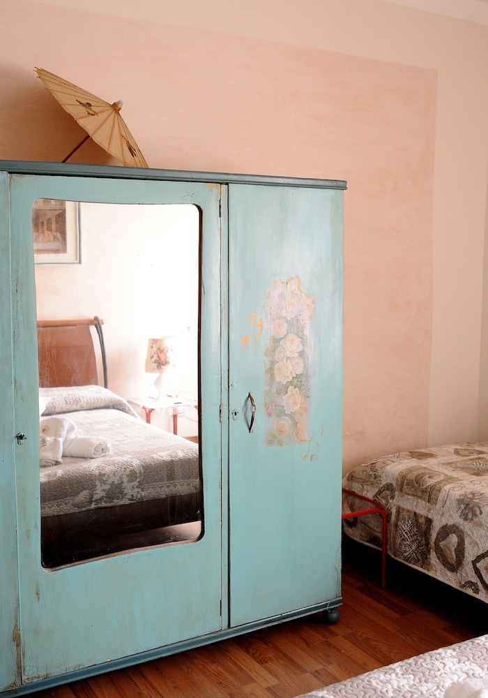 Double Room, Shared Bathroom (C)