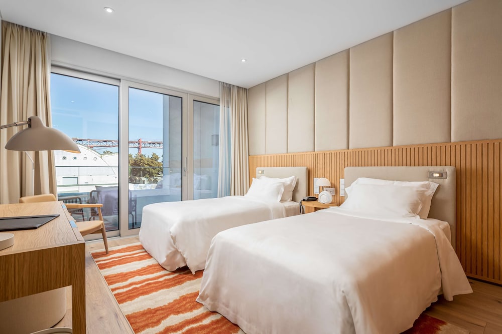 Standard with Two Twin Beds (Non Smoking)
