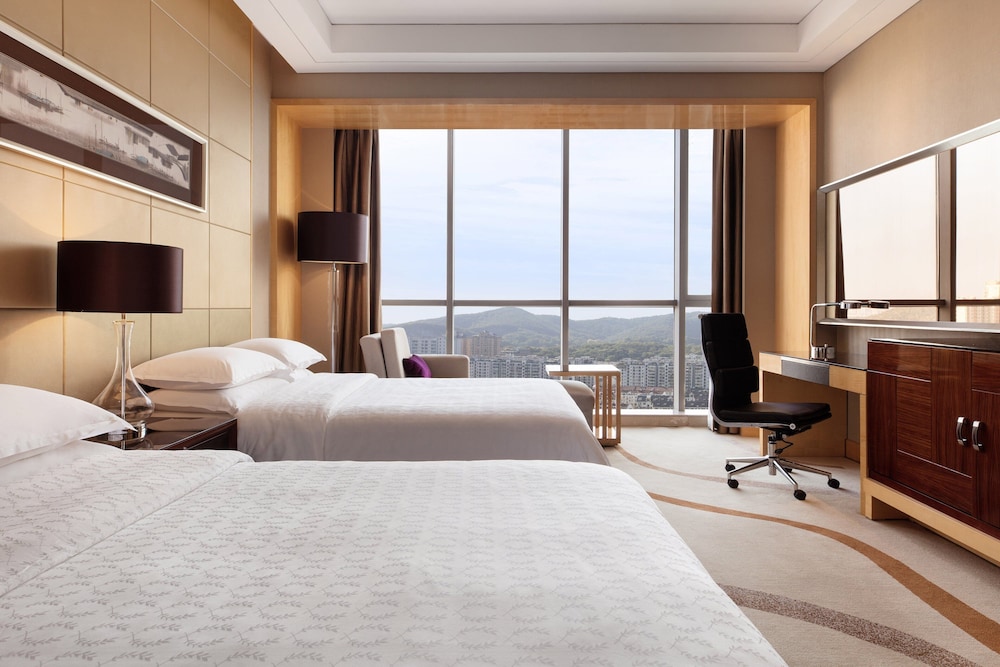 Room, 2 Twin Beds, Mountain View - Photo 1