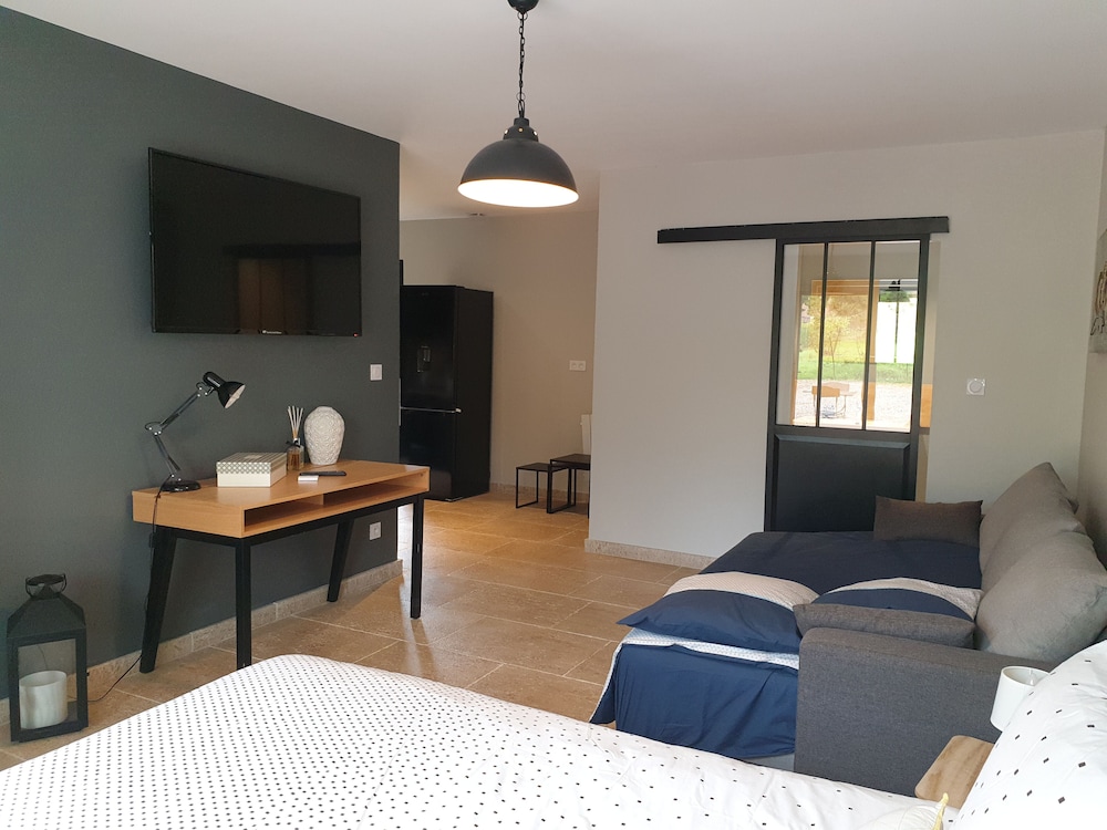 Family Room - Photo 5