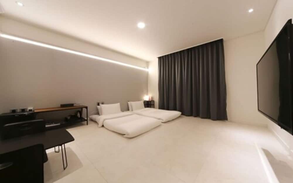 Traditional Room (Ondol)